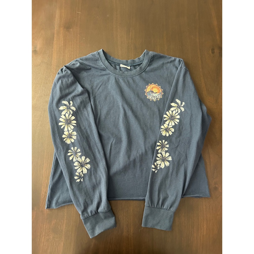 Others Follow Womens XL Blue Graphic Long Sleeve Crop Tee Mountain Daisy Floral